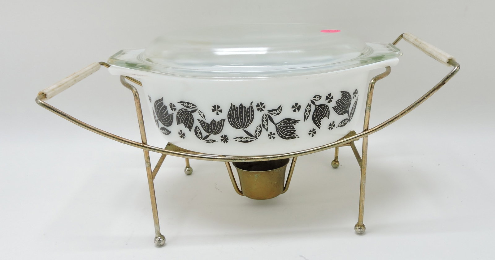 Pyrex Black Tulip casserole with holder: .