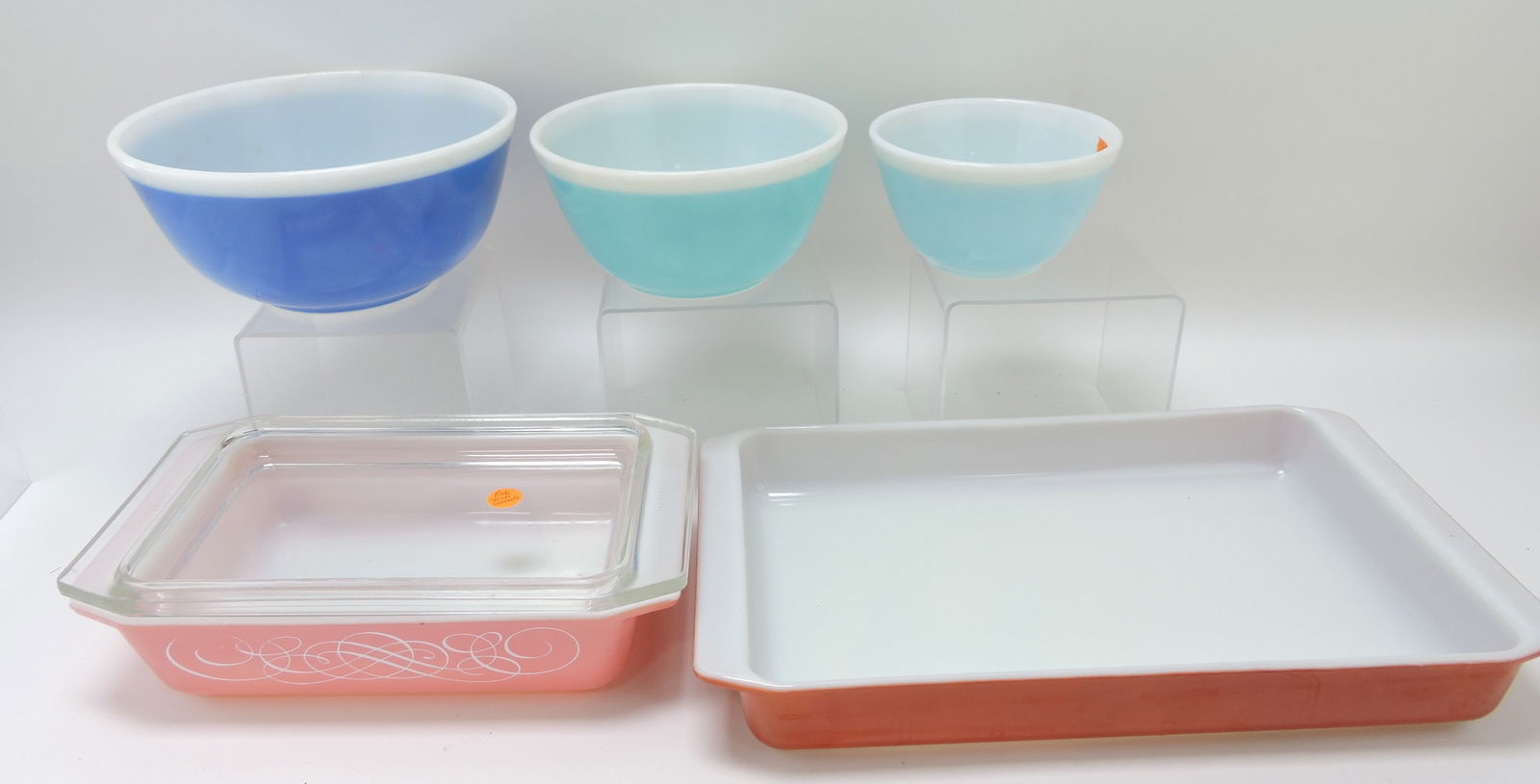 Pyrex lot of 3 blue bowls, pink scroll (1 of 1)
