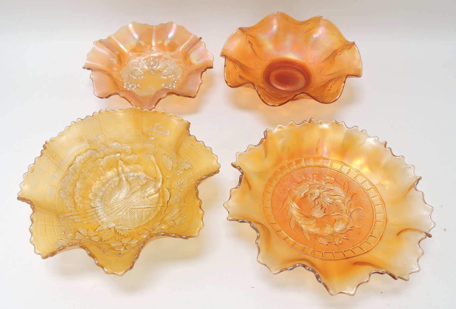 Marigold carnival glass lot of 4 bowls: .