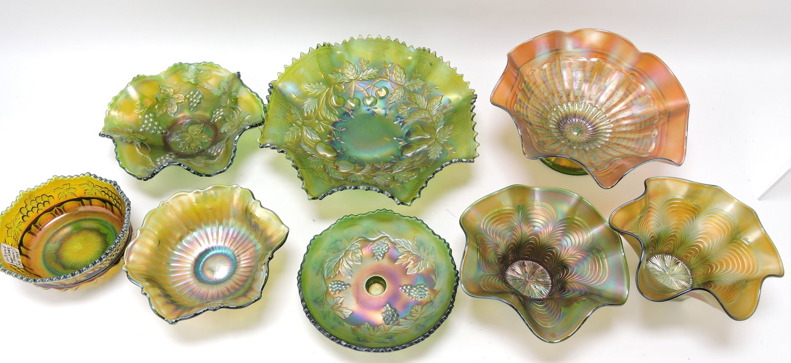 Green carnival glass lot of 8 pieces: .