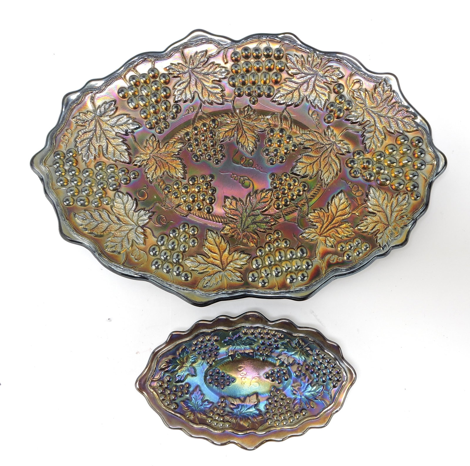 Amethyst carnival glass lot of 2: grape trays, 5 1/2" and 11"