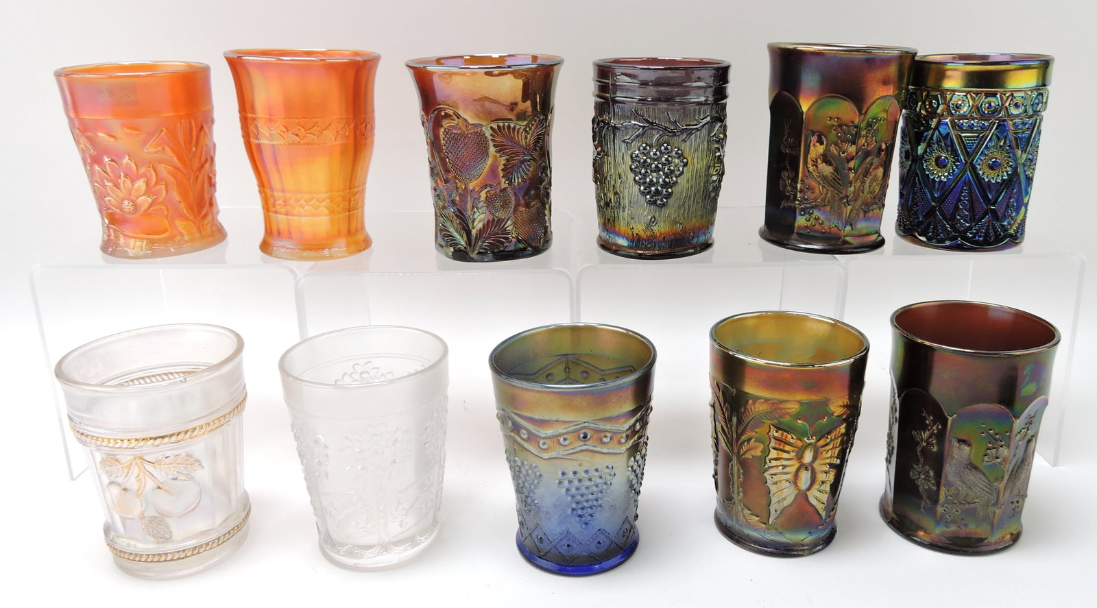 Carnival glass lot of 11 tumblers: .