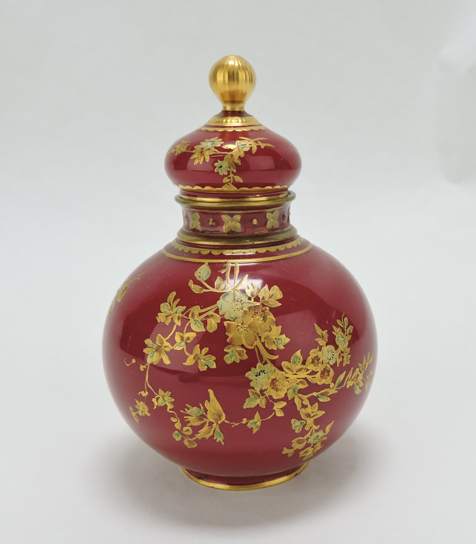 Crown Derby Aesthetic Movement Sang (1 of 3)