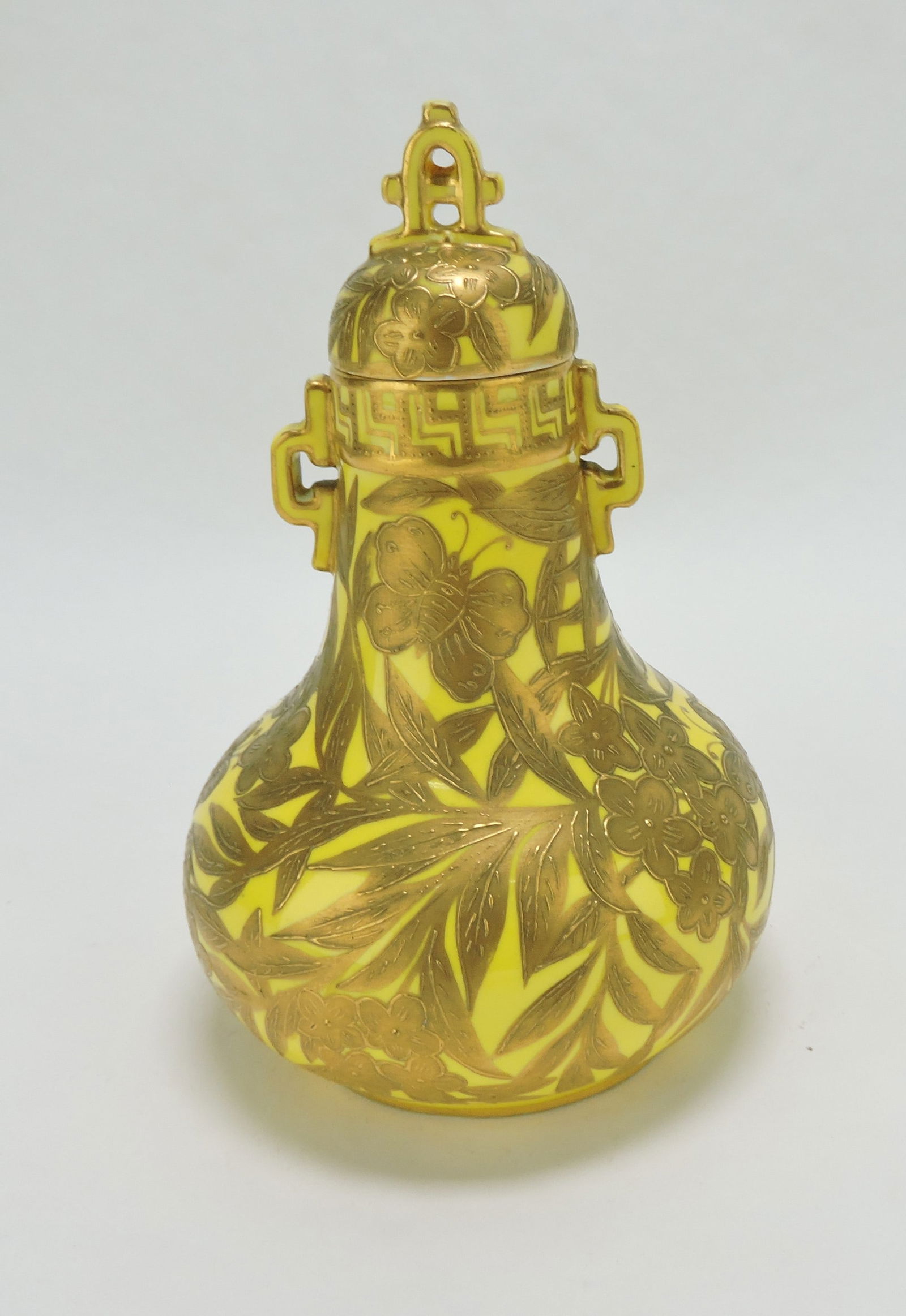 Crown Derby Gilded Age Vase and Cover (1 of 3)