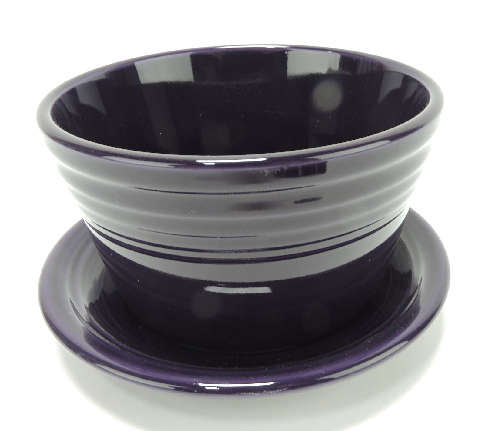 Fiesta Post 86 flower pot and saucer,: plum