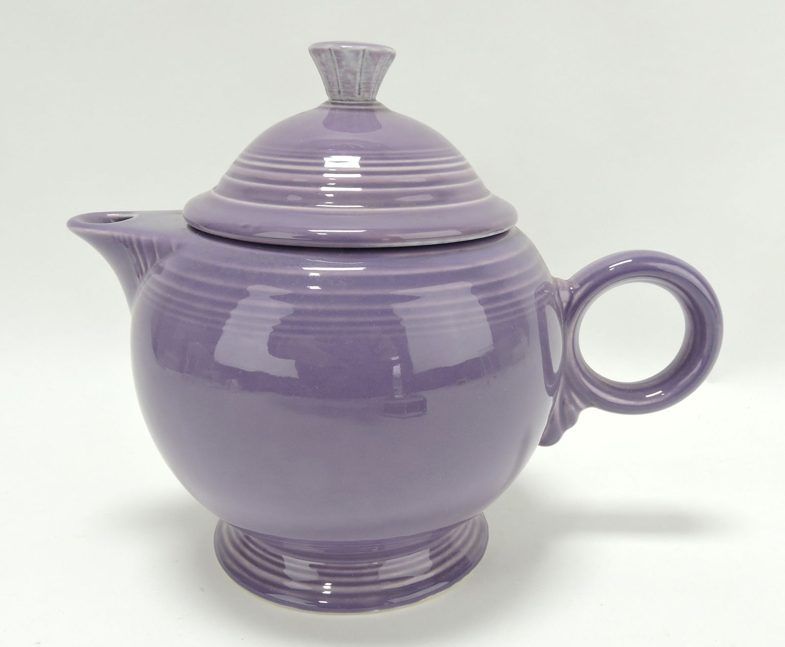 Fiesta Post 86 teapot, lilac (1 of 1)