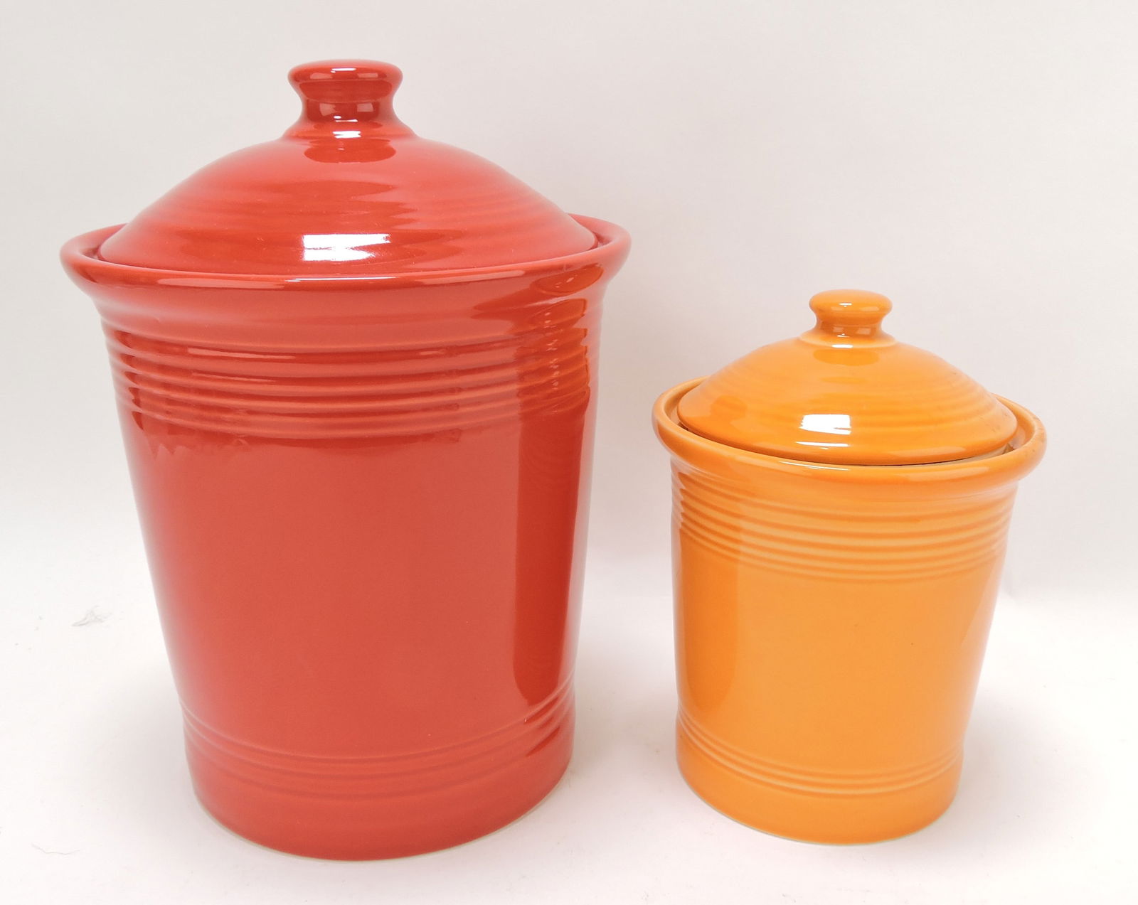 Fiesta Post 86 large scarlet canister and (1 of 1)