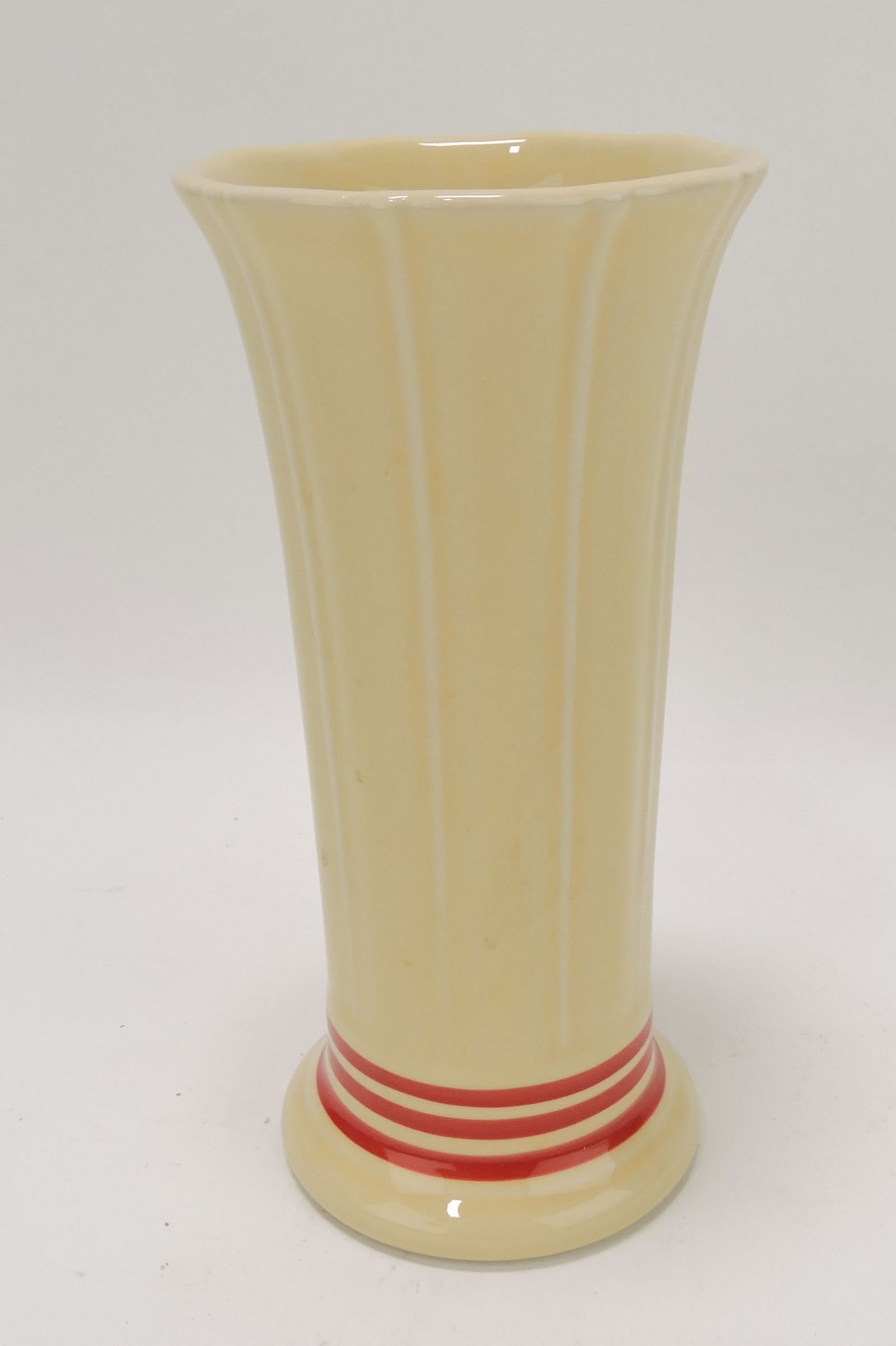 Fiesta Post 86 red stripe 8" flower vase (1 of 1)