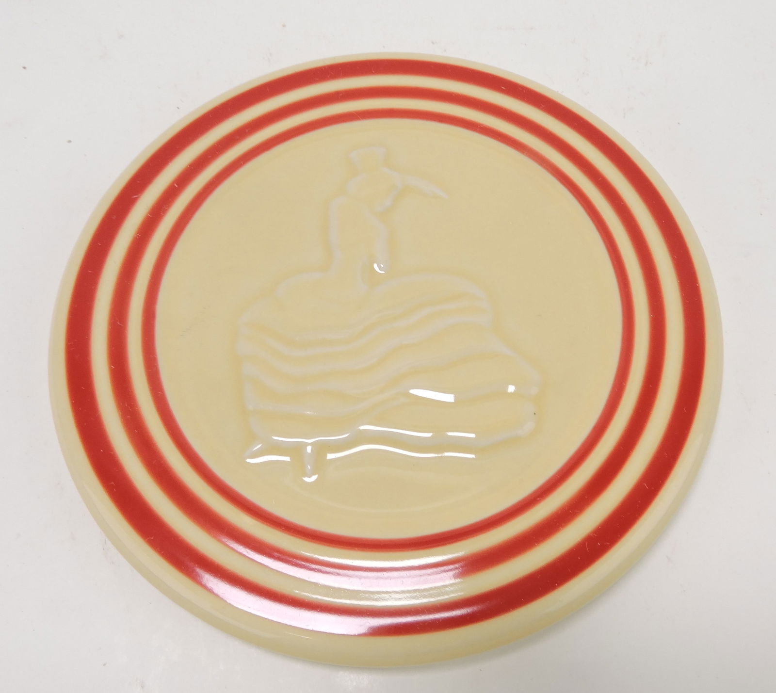 Fiesta Post 86 red stripe tea trivet (1 of 1)