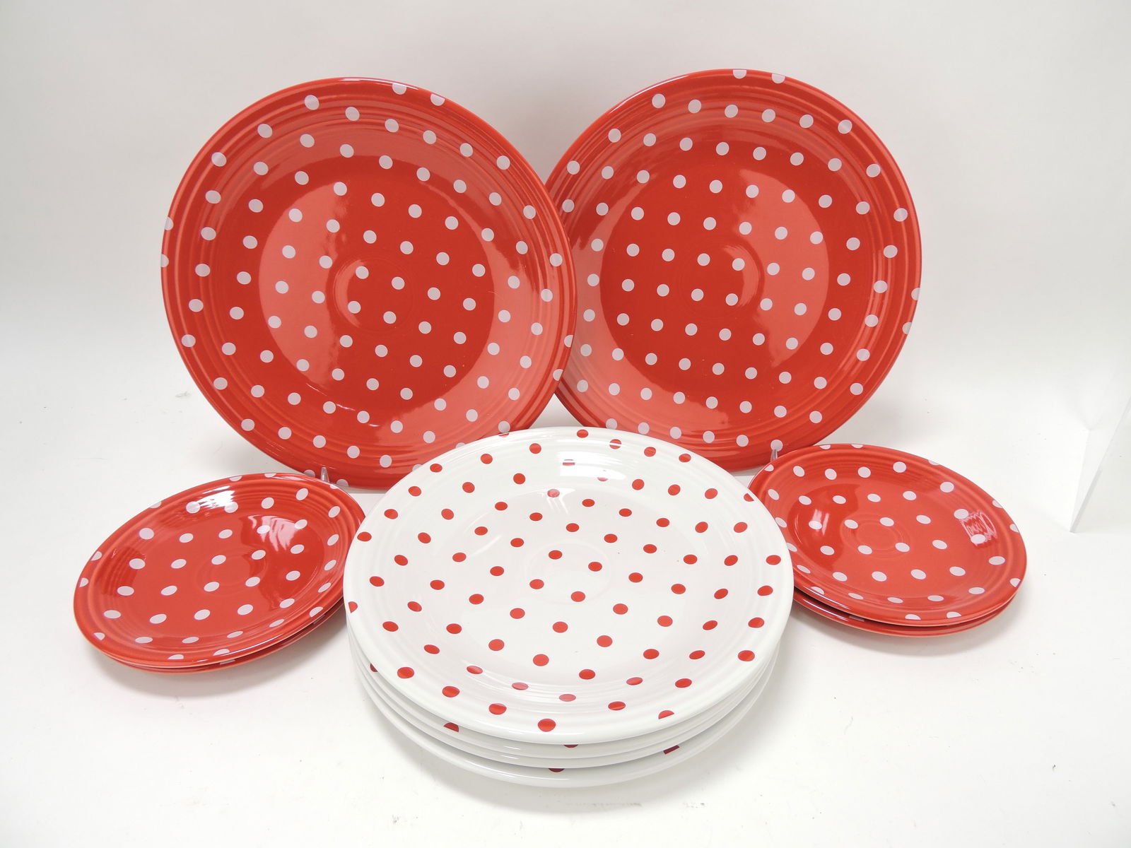 Fiesta Post 86 lot of 10 Polka Dot plates, (1 of 1)