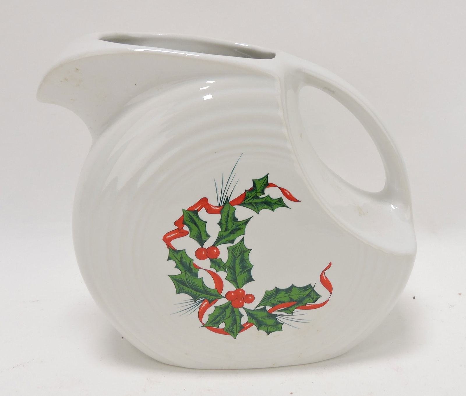 Fiesta Post 86 Holly & Berry disc water (1 of 1)