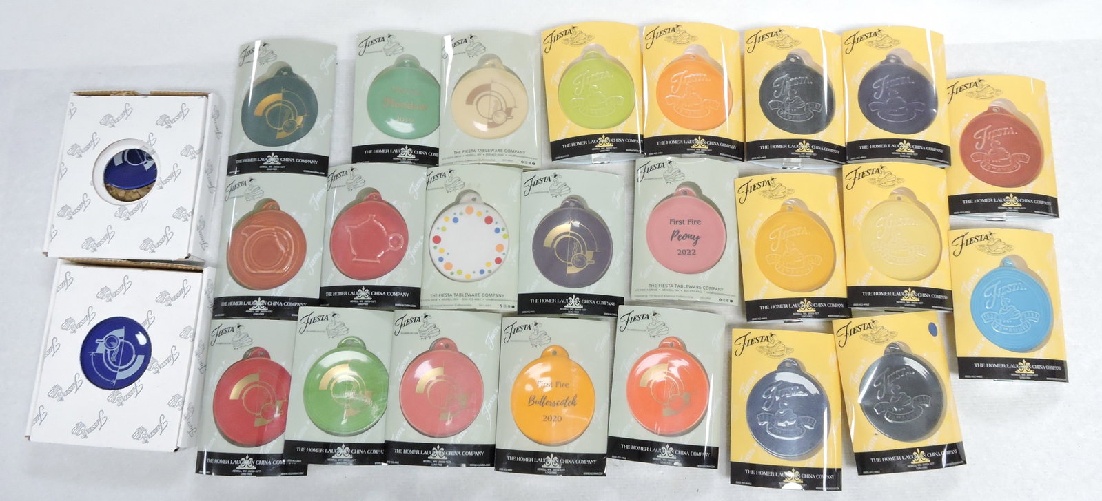 Fiesta Post 86 lot of 25 ornaments: .