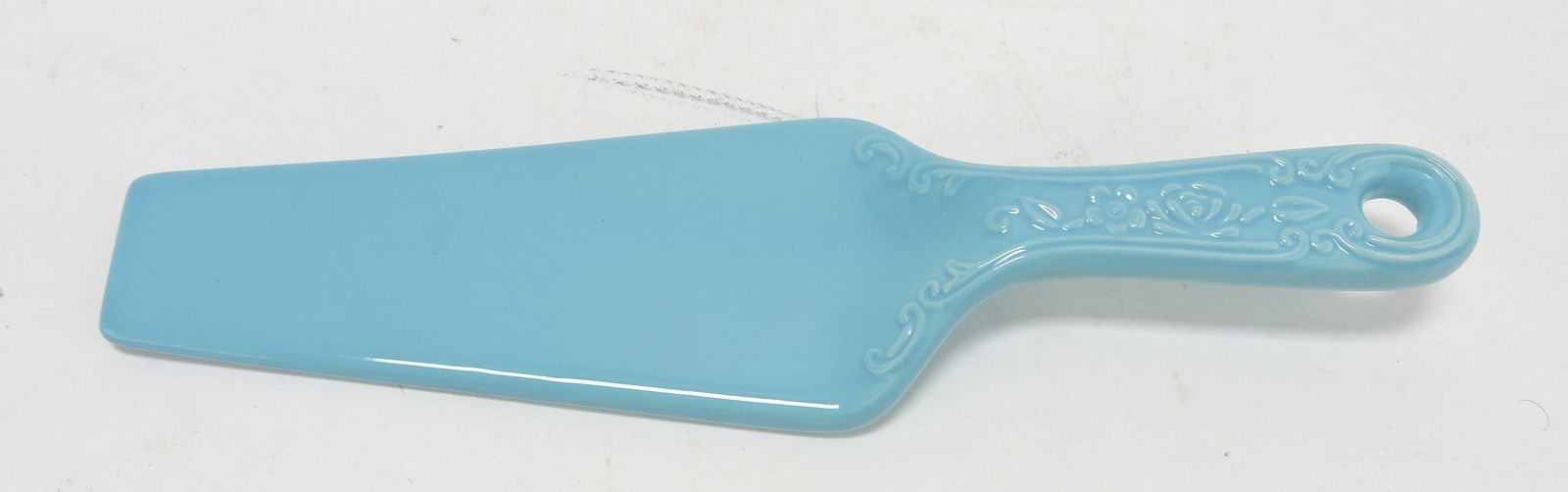 China Specialties turquoise cake server (1 of 1)