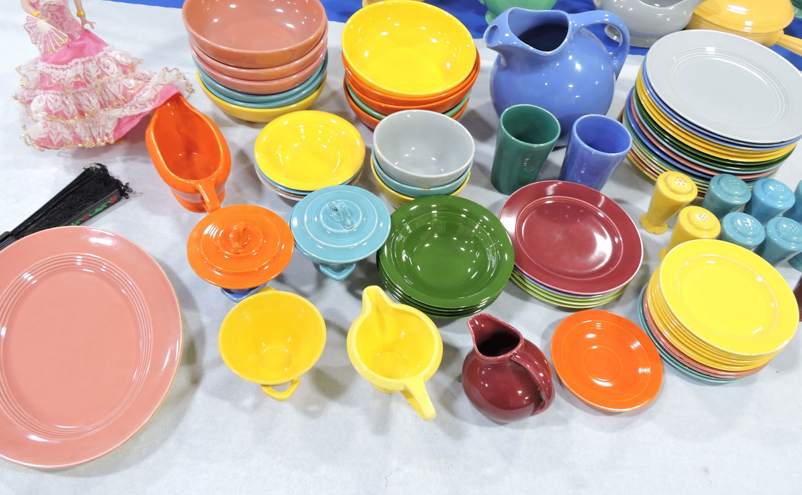 Harlequin lot of 77 pieces, various: condition