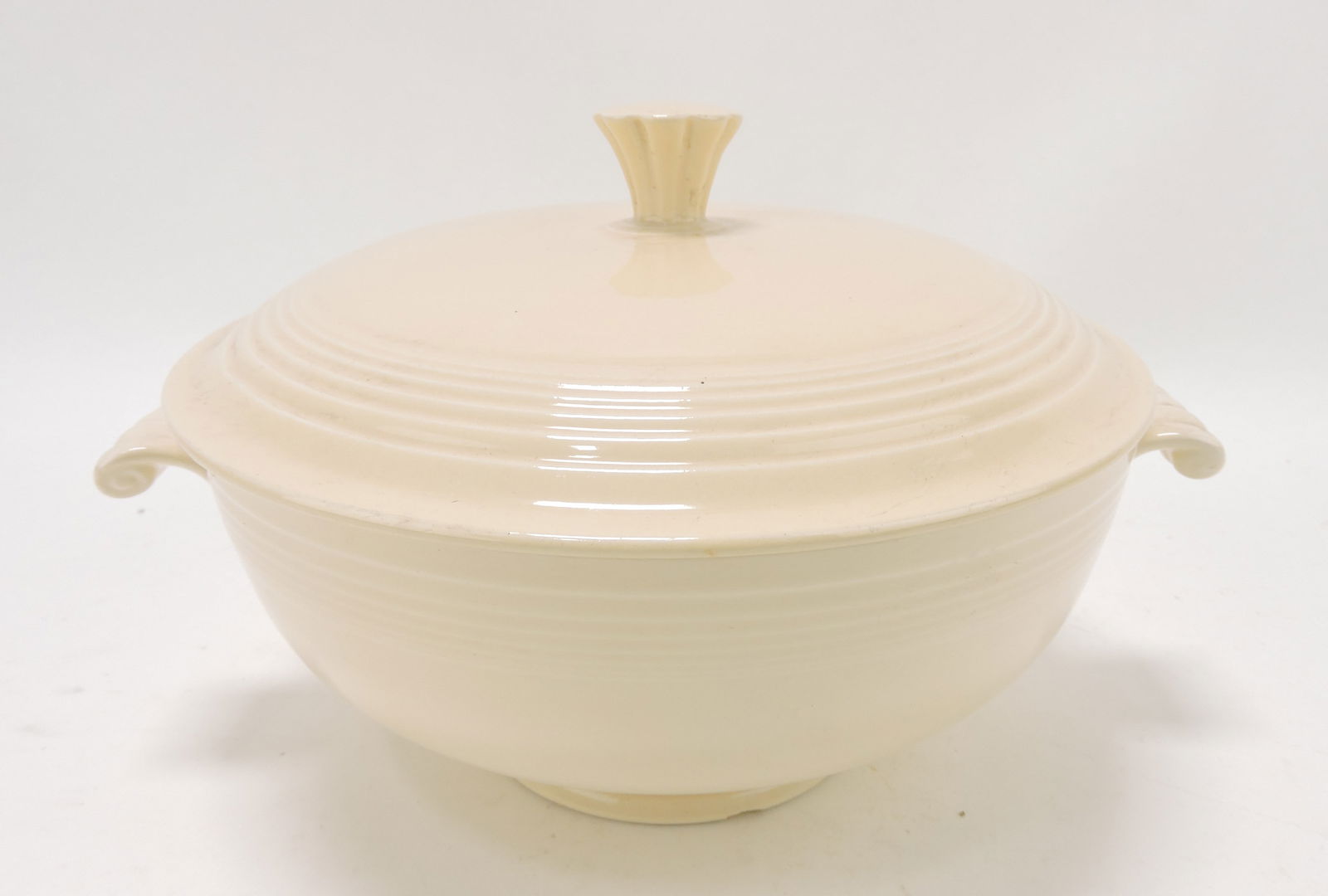 Fiesta casserole, ivory, nick to base (1 of 1)