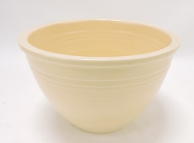 Fiesta #4 mixing bowl, ivory