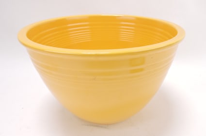 Fiesta #6 mixing bowl, yellow, glaze
