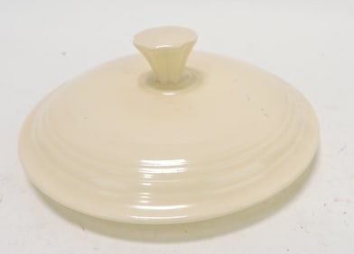 Fiesta onion soup lid, ivory