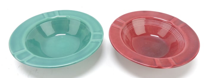 Harlequin lot of 2 ashtrays, spruce