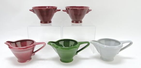 Harlequin lot of 3 creamers and 2 sugar