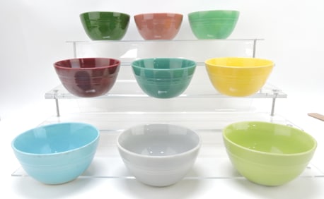 Harlequin lot of - 36s bowls, minor rim