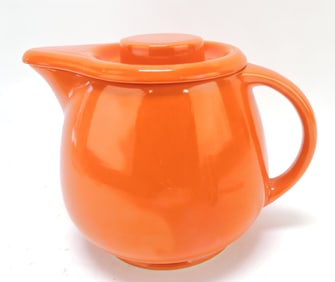 Kitchen Kraft covered jug, rim chip to lid