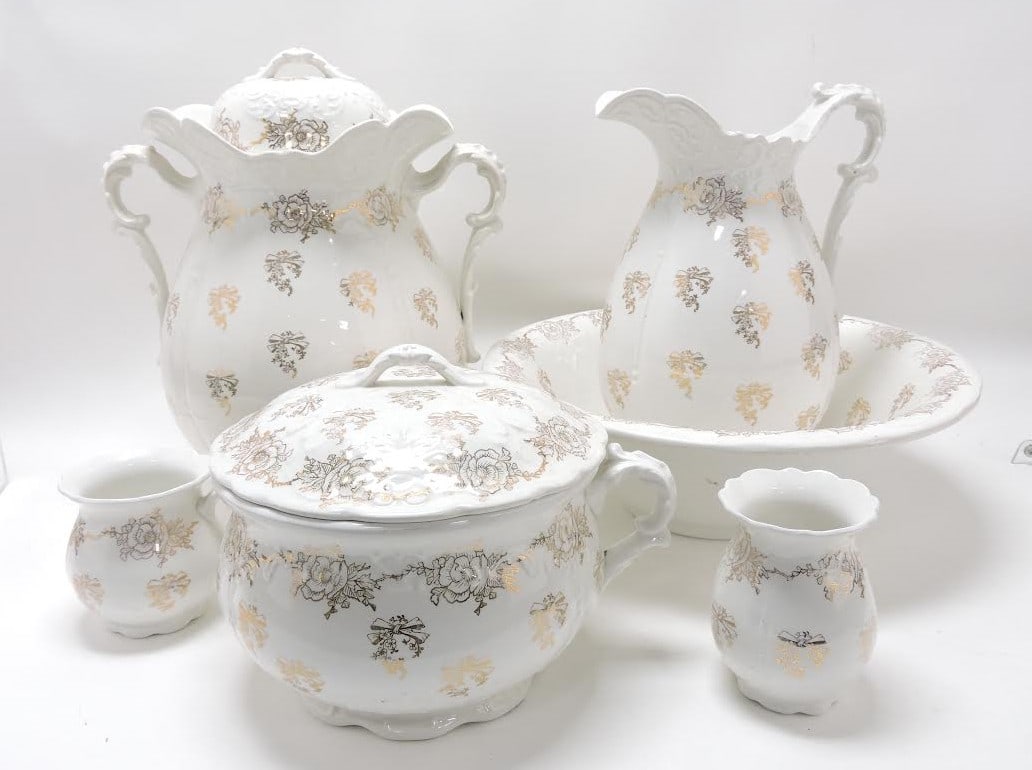 Homer Laughlin 5 piece chamber set (1 of 1)