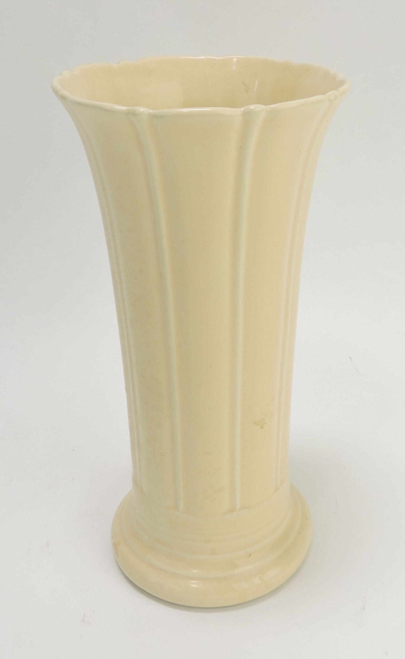 Fiesta 8" flower vase, ivory (1 of 1)