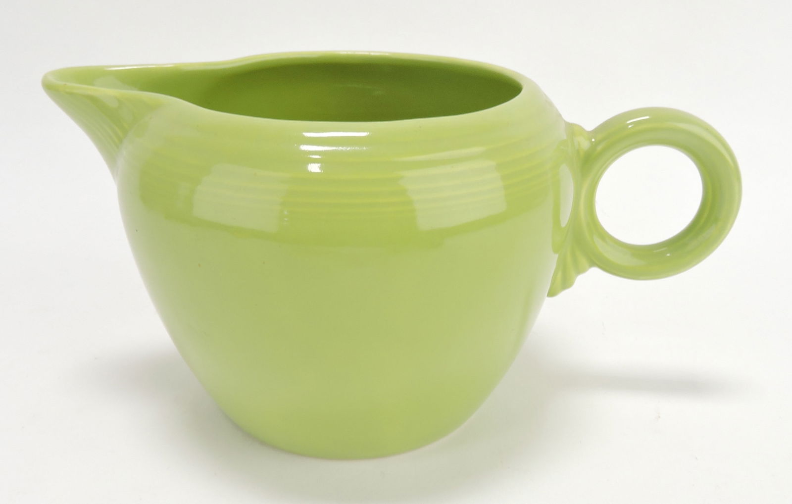 Fiesta two pint jug, chartreuse (1 of 1)