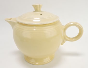 Fiesta large teapot, ivory