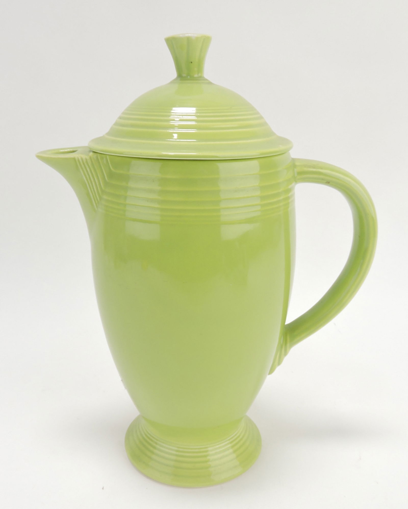 Fiesta coffee pot, chartreuse, very minor (1 of 2)