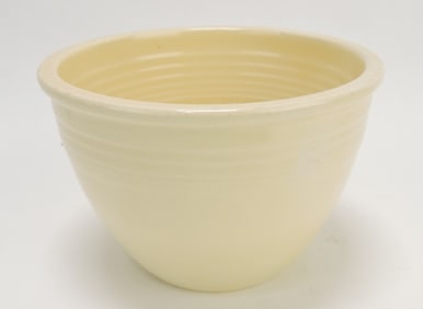 Fiesta #2 mixing bowl, ivory, minor wear