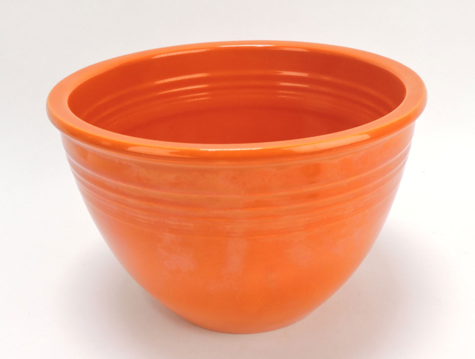 Fiesta #4 mixing bowl, red, inside rings: .