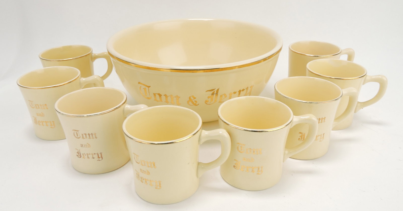 Fiesta Tome & Jerry punch set with: punch bowl and 8 'D' handled mugs