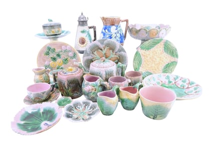 Etruscan majolica lot of 25 assorted