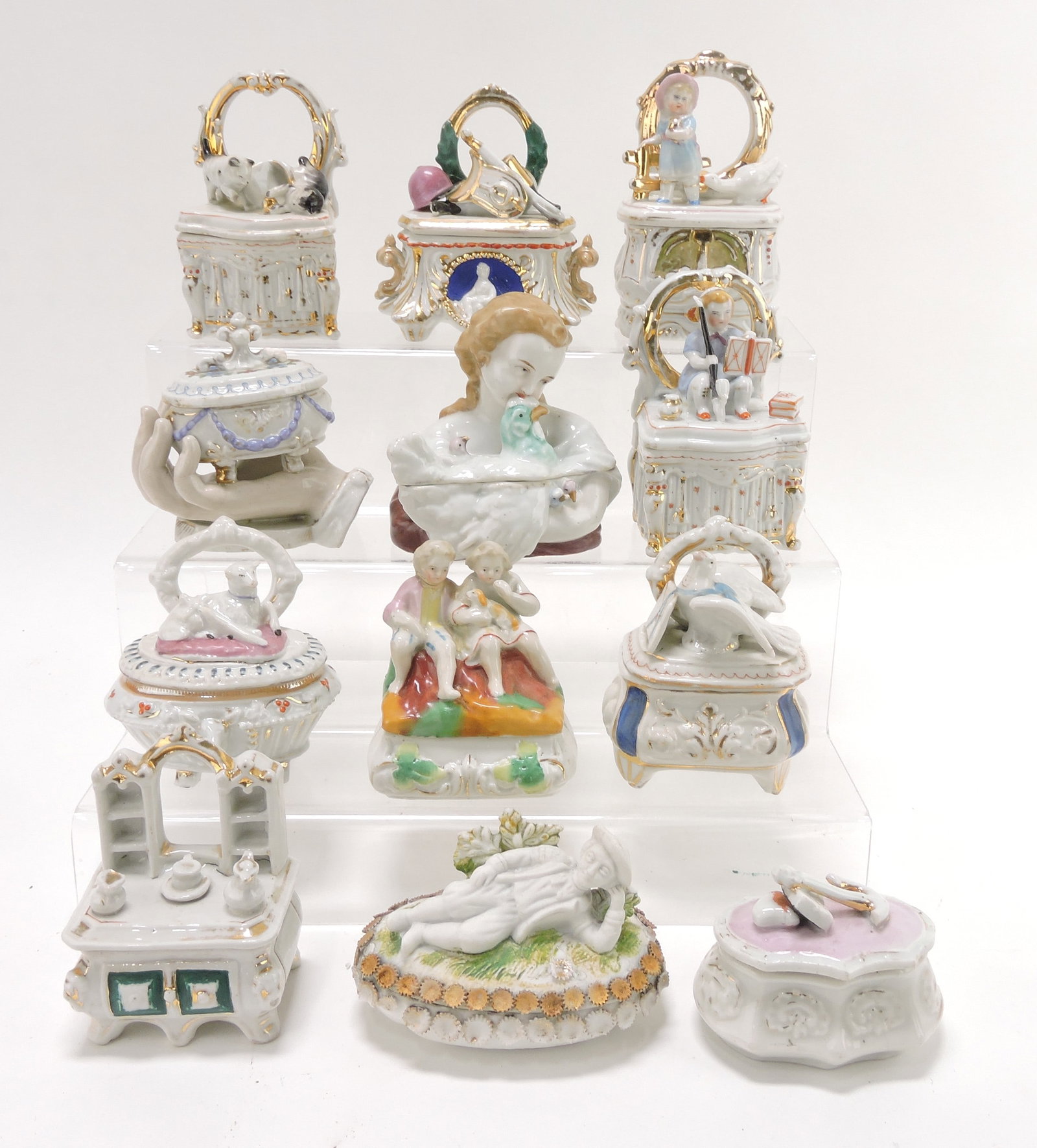 Staffordshire / porcelain lot of 12: trinket boxes, 2" to 5", various condition