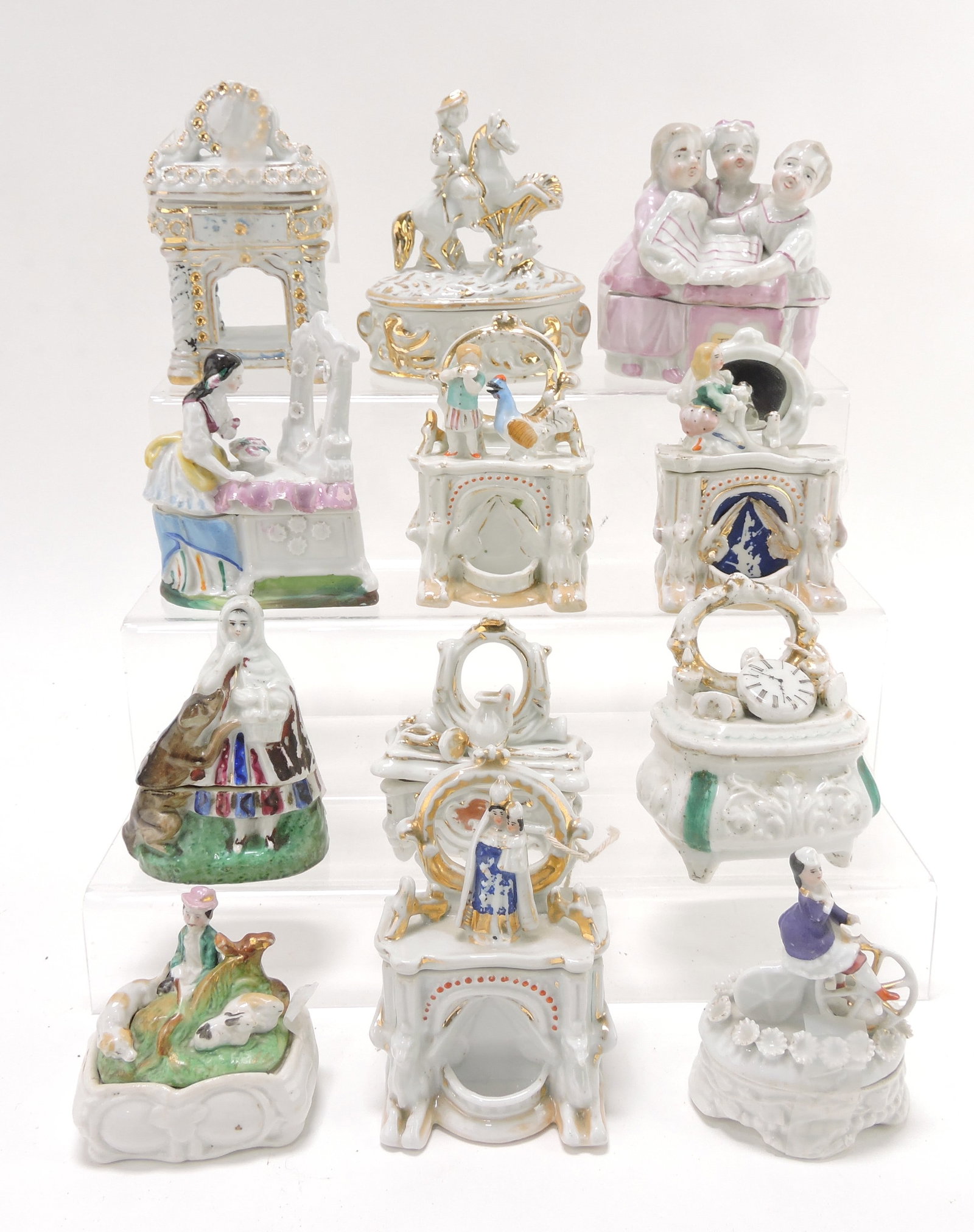 Staffordshire / porcelain lot of 12: trinket boxes, 2" to 5", various condition