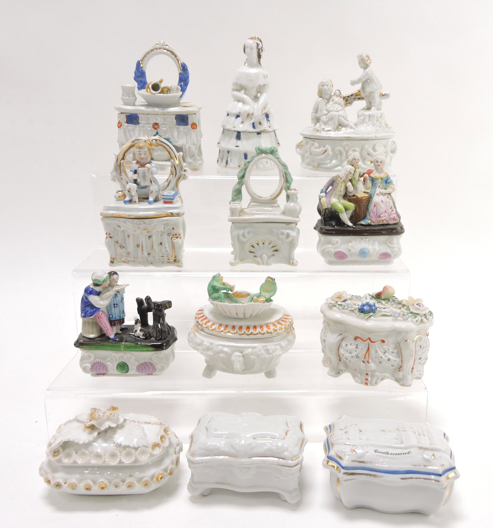 Staffordshire / porcelain lot of 12: trinket boxes, 2" to 5", various condition