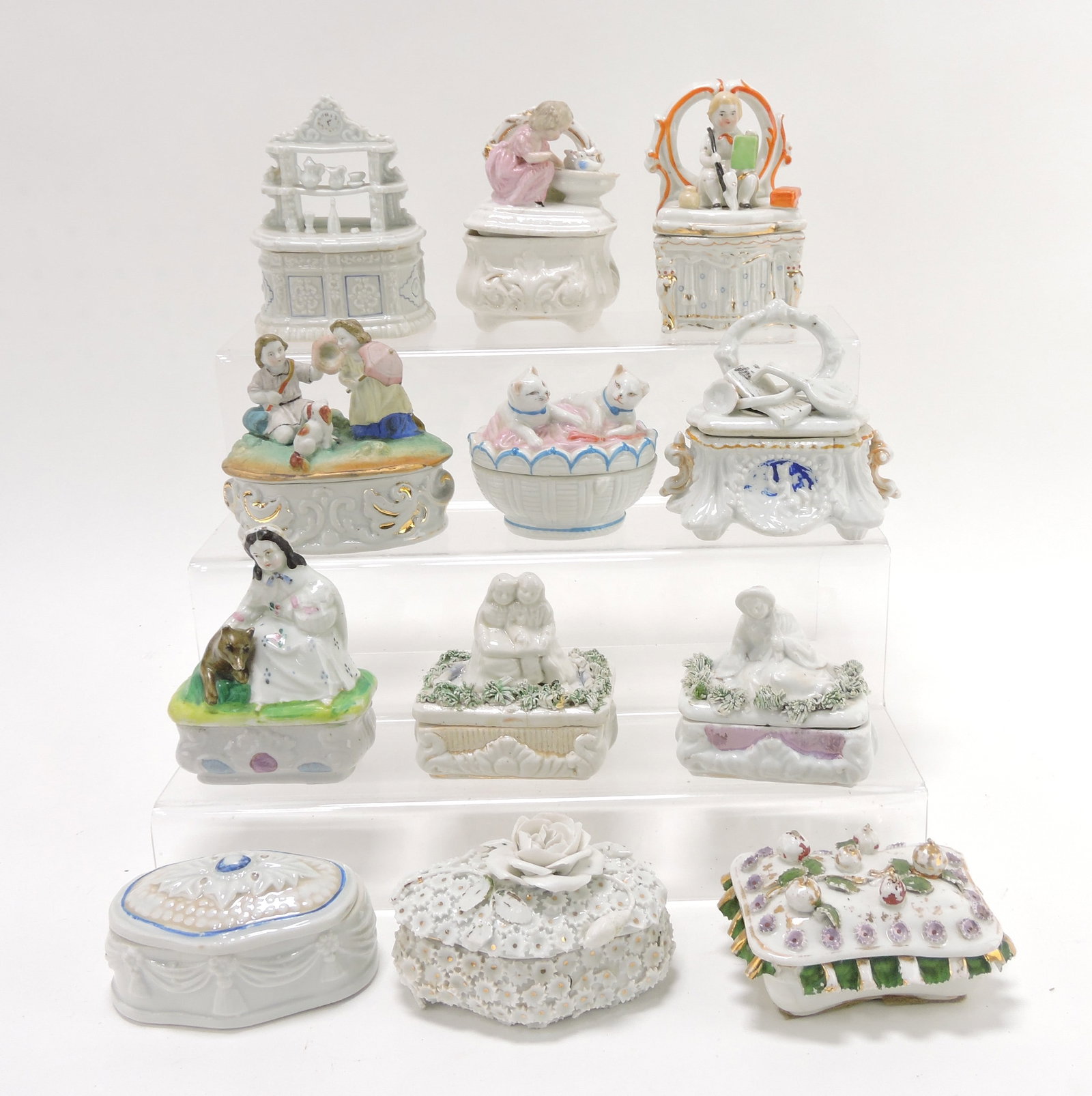 Staffordshire / porcelain lot of 12: trinket boxes, 2" to 5", various condition