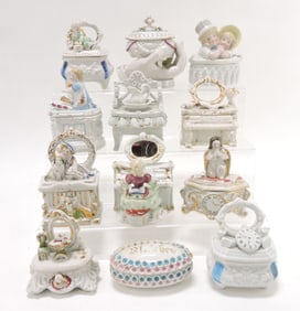 Staffordshire / porcelain lot of 12