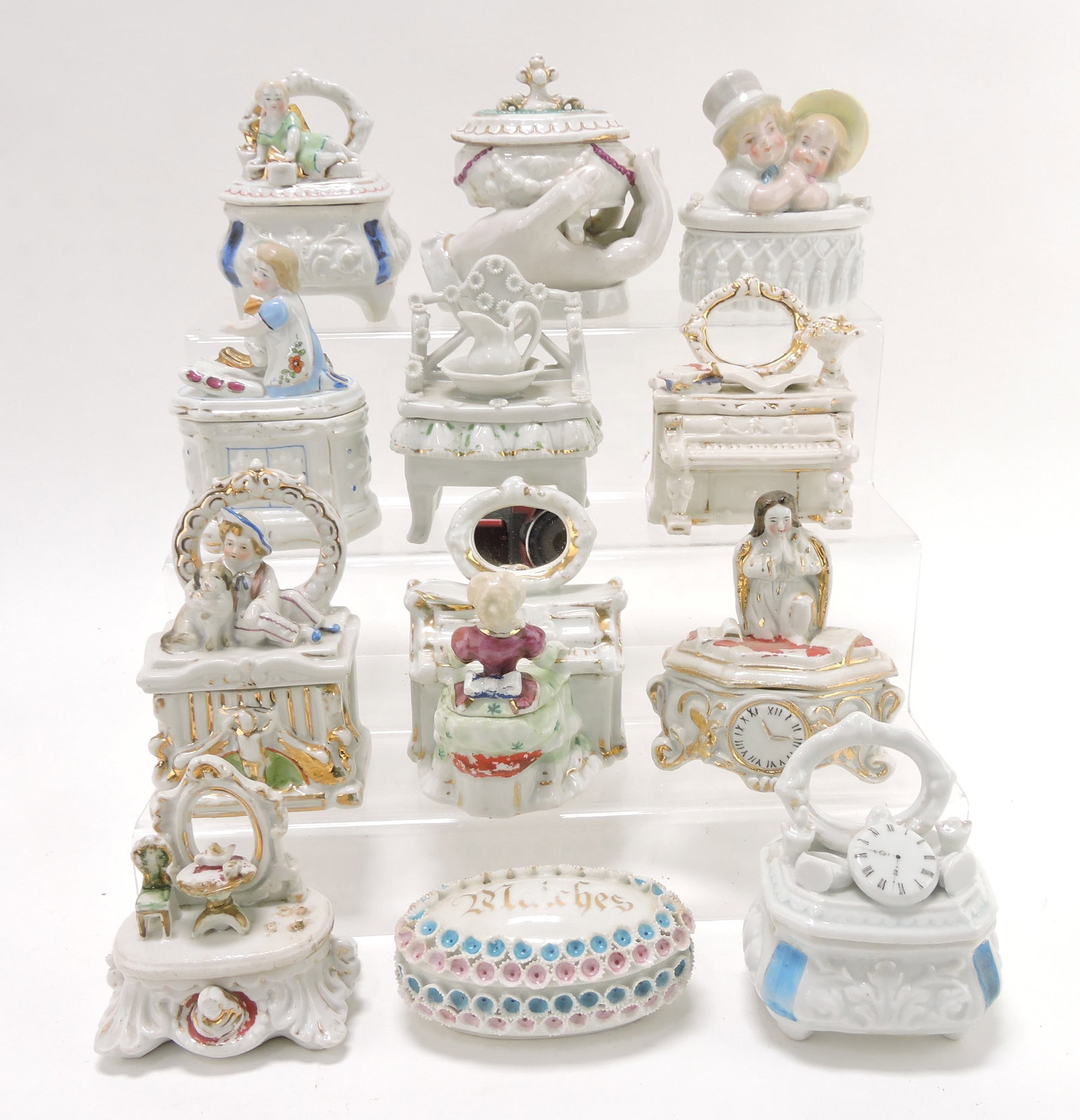Staffordshire / porcelain lot of 12: trinket boxes, 2" to 5", various condition