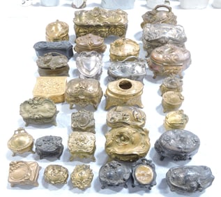 Lot of 31 Art Nouveau trinket and