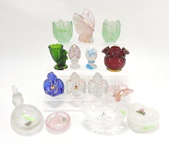 Fenton lot of 15 pieces, 1 1/2" to 4 1/4"