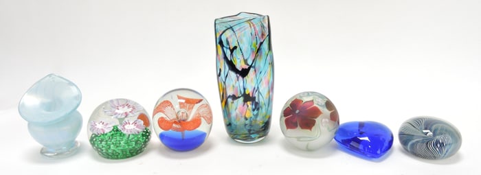 Lot of 7 glass paperweights, 1" to