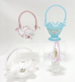 Fenton lot of 4 baskets,