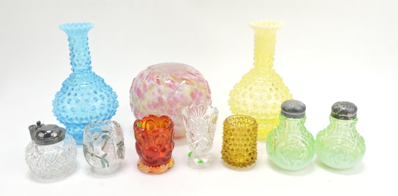 Lot of 9 items: 2 Fenton hobnail vases,