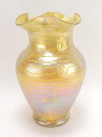 Durand (attributed) gold art glass vase,