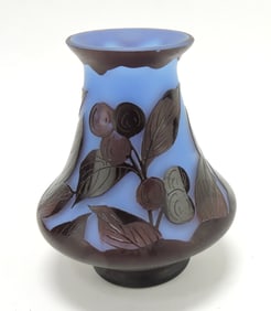 Cameo art glass vase, 4"