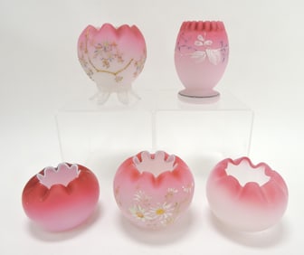 Pink satin glass lot of 5 rose bowls,