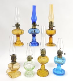 Lot of 7 miniature oil lamps,